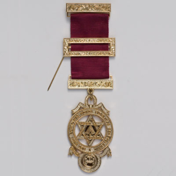 Bijou de Arche Royale, Principal